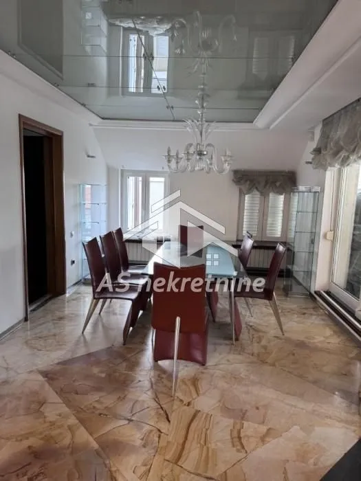 Izdavanje, stan, 220m², Savski Venac, Beograd