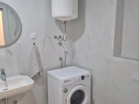 Izdavanje, garsonjera, 32m², Bečići, Budva - image 11