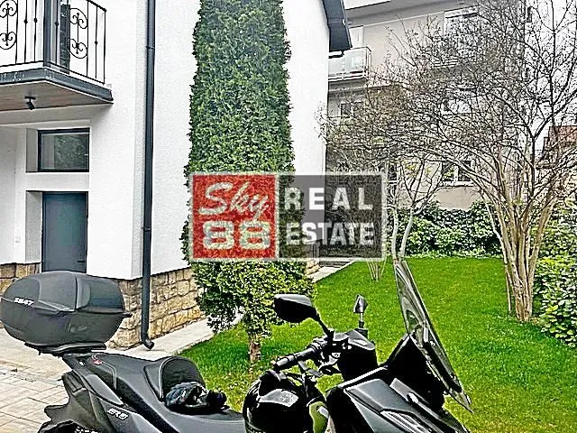 Prodaja, kuća, 233m², Banovo Brdo, Beograd