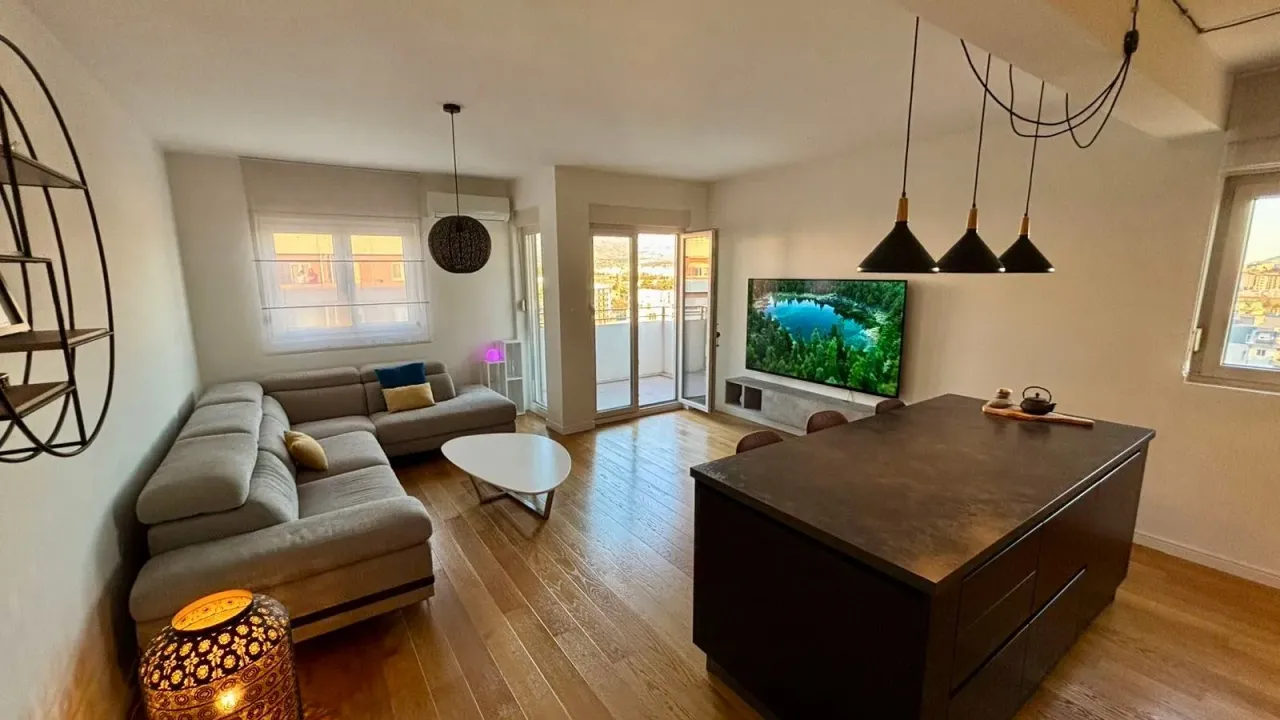 Sale, two bedroom apartment, 70m², Central Point, Podgorica