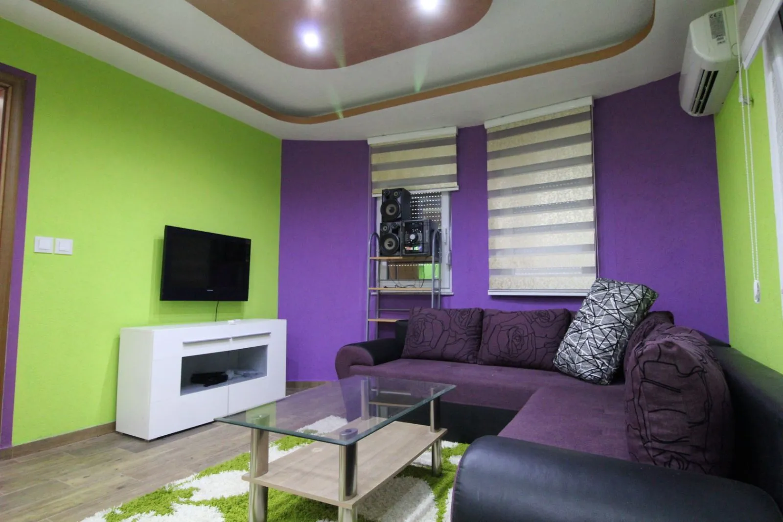 Izdavanje, dvosoban stan, 120m², Polje, Bar