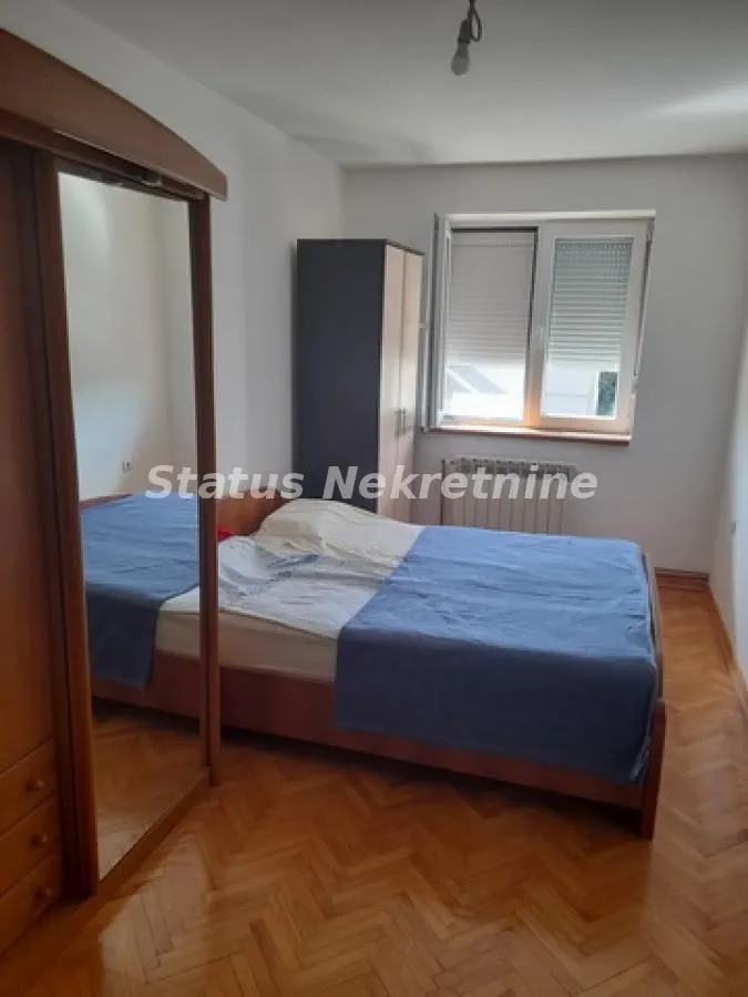 Prodaja, četvorosoban stan, 160m², Lipov gaj, Novi Sad Sve Podlokacije