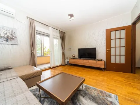 Izdavanje, jednosoban stan, 51m², City Kvart, Podgorica - image 3