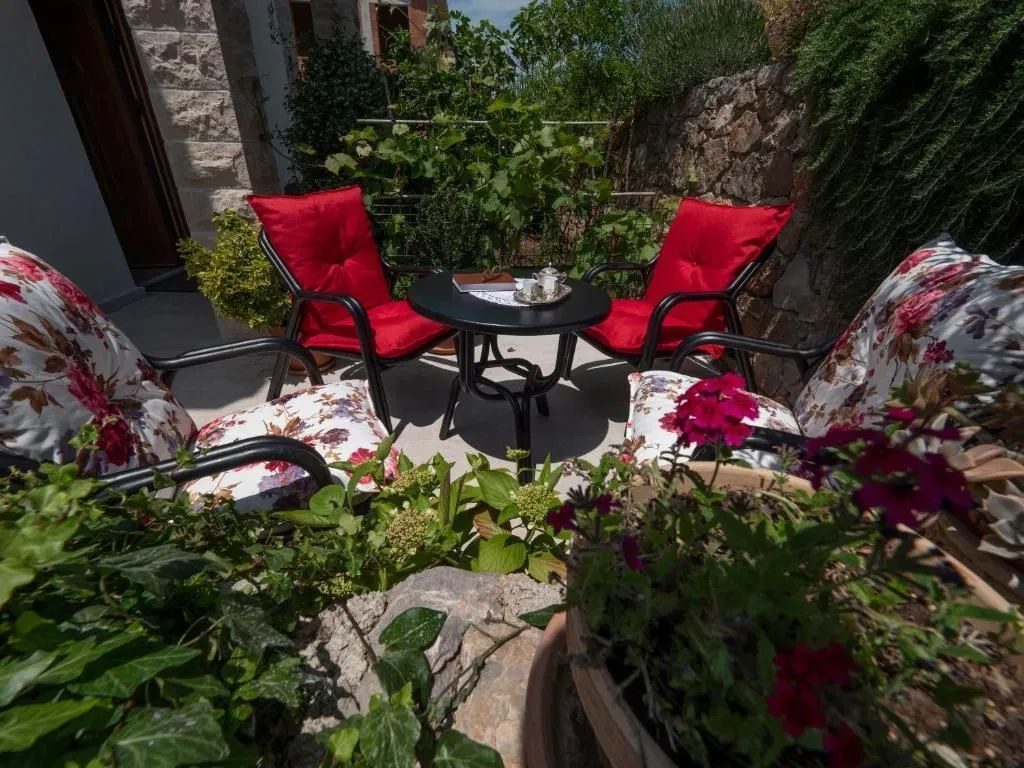 Prodaja, kuća, 300m², Zagora, Kotor