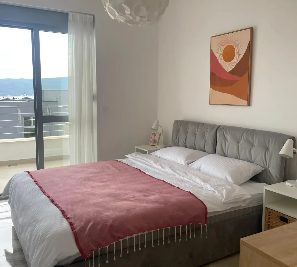 Izdavanje, trosoban stan, 81m², Pod Kuk, Tivat