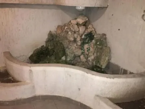 Izdavanje, stan, 300m², Autokomanda, Voždovac Sve Podlokacije - image 16