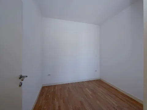 Sale, three bedroom apartment, 62m², Dobrota, Kotor - image 11