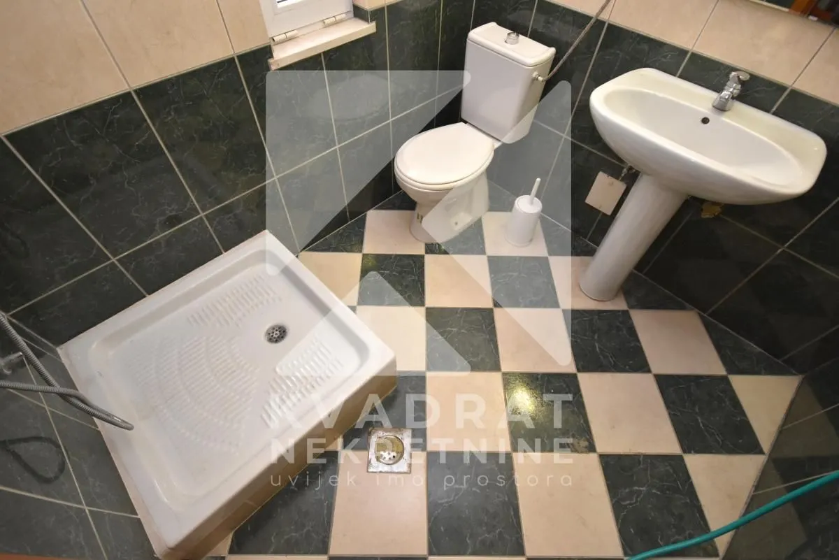 Rent, house, 300m², Ibričevina, Podgorica