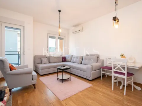 Izdavanje, jednosoban stan, 42m², City Kej, Podgorica - image 2