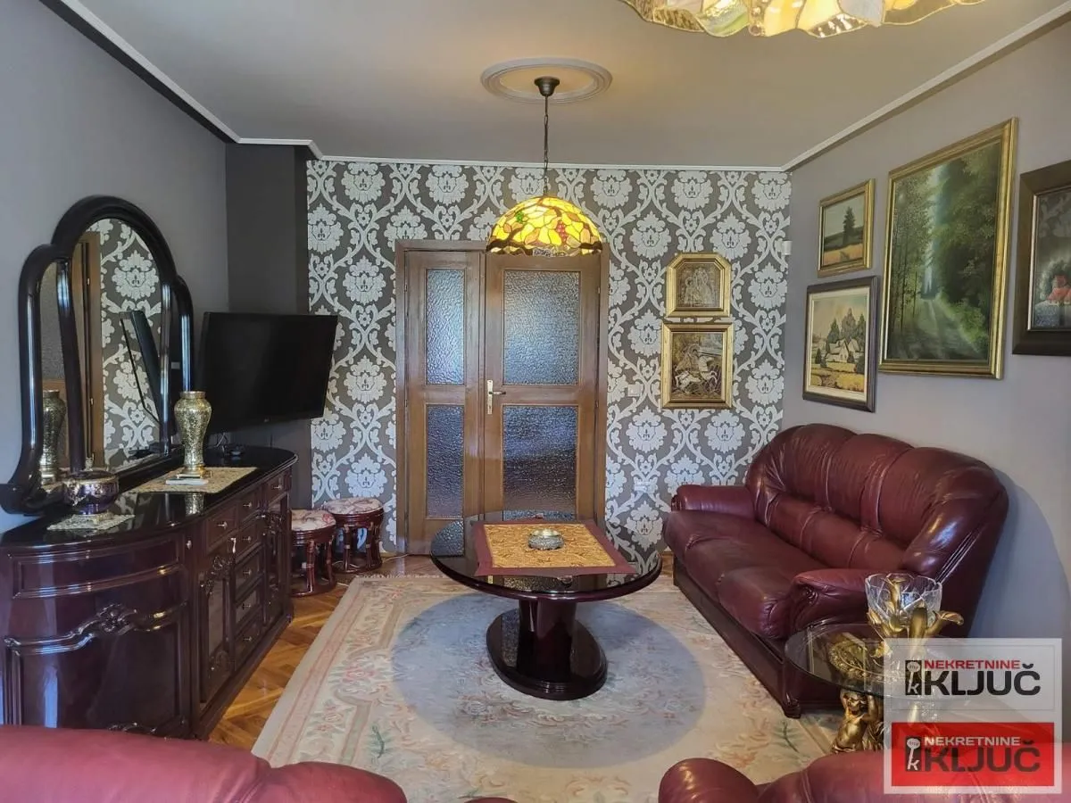 Prodaja, četvorosoban stan, 120m², Novo naselje, Novi Sad