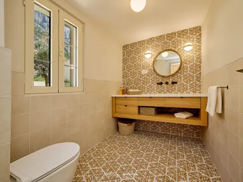 Rent, house, 200m², Dobrota, Kotor - image 14