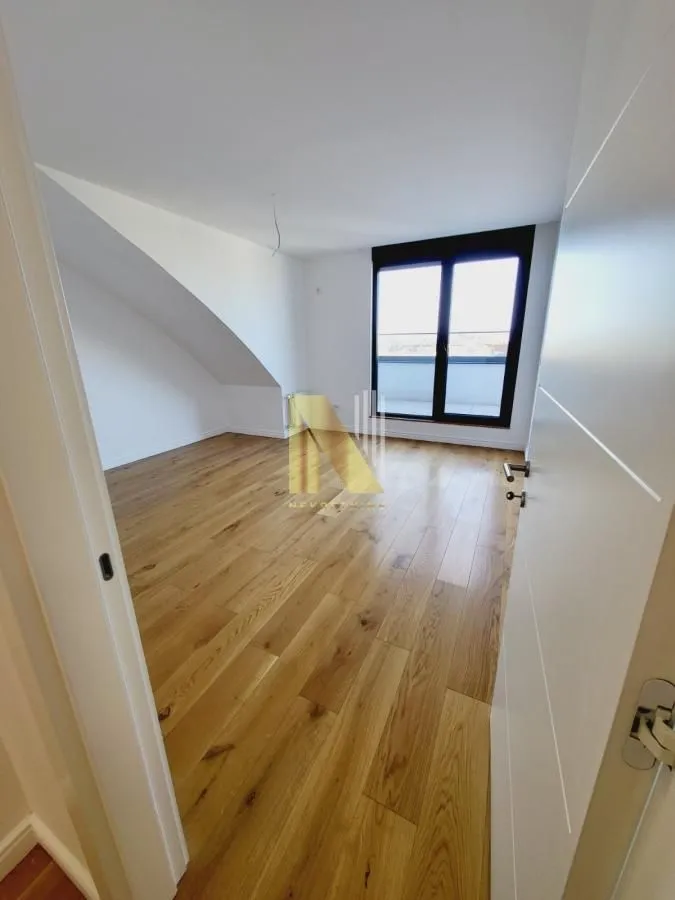 Prodaja, četvorosoban stan, 170m², Grbavica, Novi Sad Sve Podlokacije