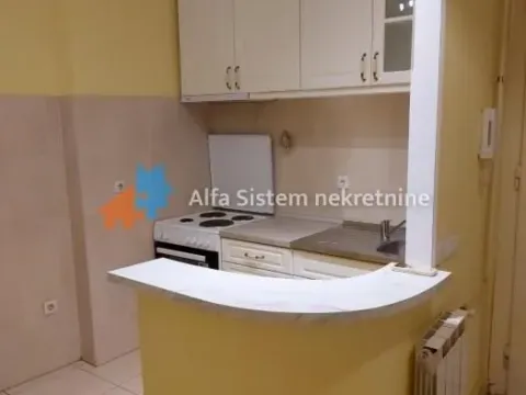 Izdavanje, trosoban stan, 70m², Stari Grad, Beograd - image 6