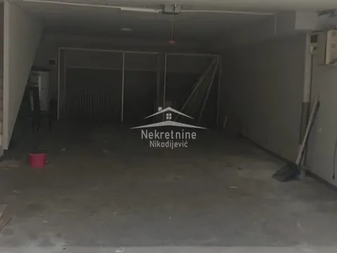 Izdavanje, kuća, 310m², Savski Venac, Beograd - image 17