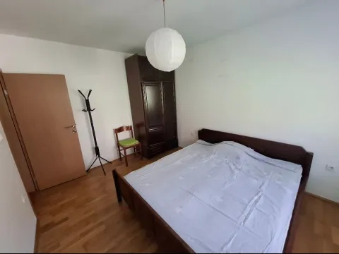 Izdavanje, dvosoban stan, 70m², Dub, Kotor - image 8