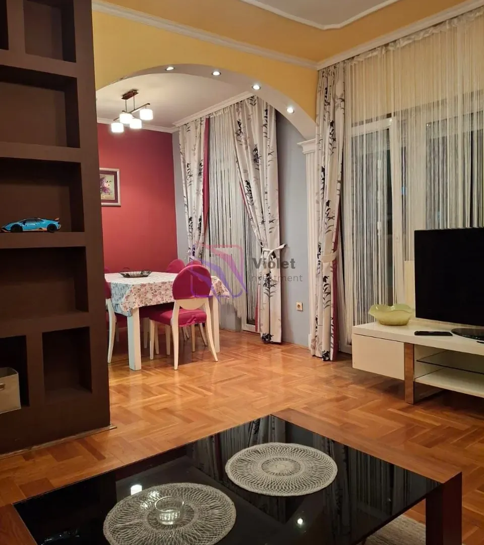Izdavanje, jednosoban stan, 73m², Stari Aerodrom, Podgorica