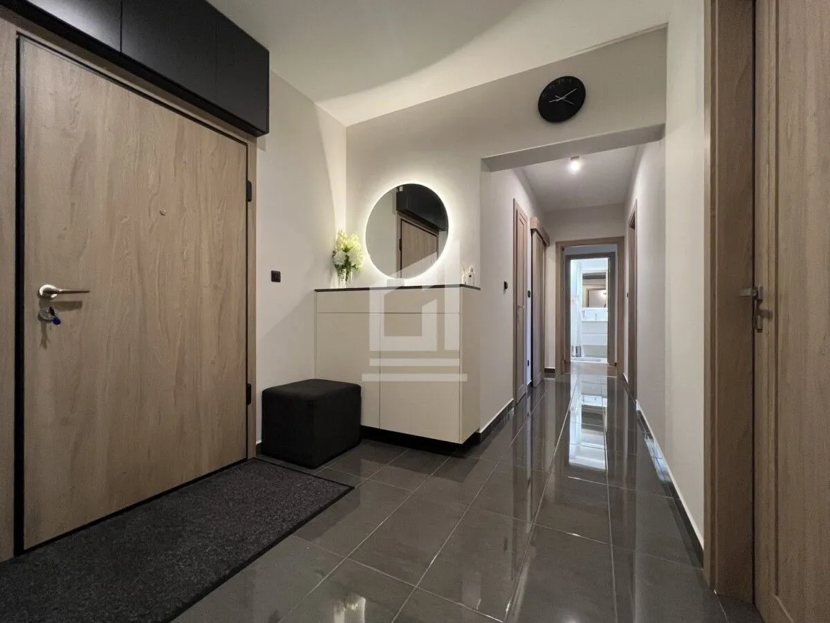 Izdavanje, trosoban stan, 96m², Master Kvart, Podgorica