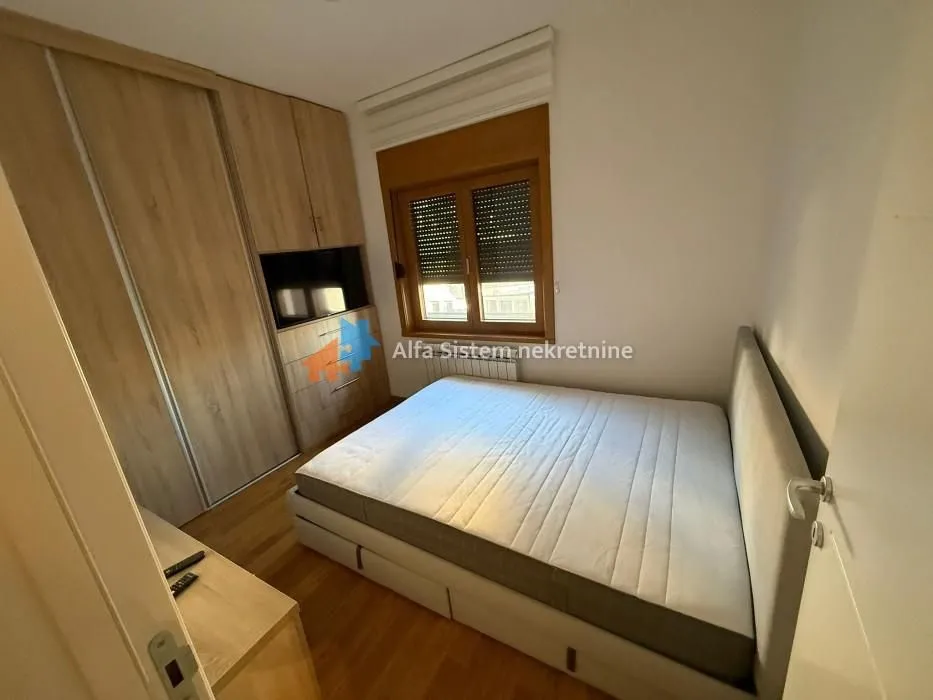 Rent, three bedroom apartment, 56m², Južni Bulevar, Vračar Sve Podlokacije