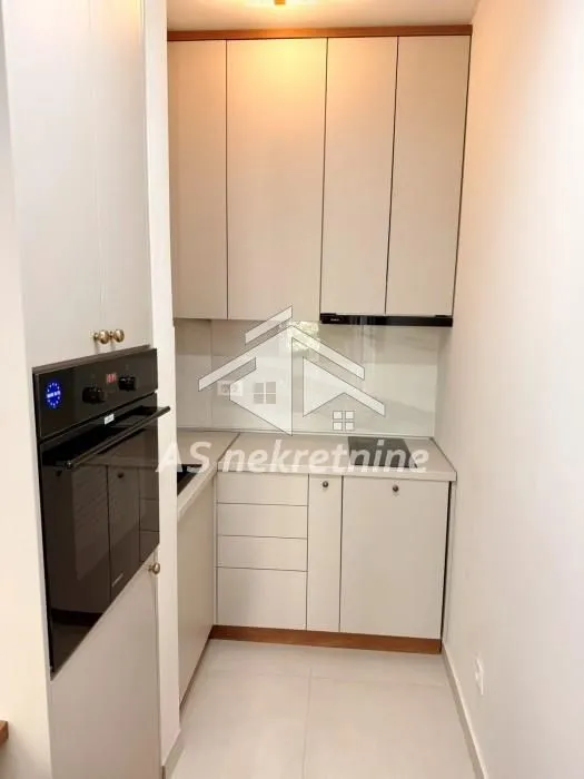 Izdavanje, stan, 33m², Lekino Brdo, Voždovac Sve Podlokacije