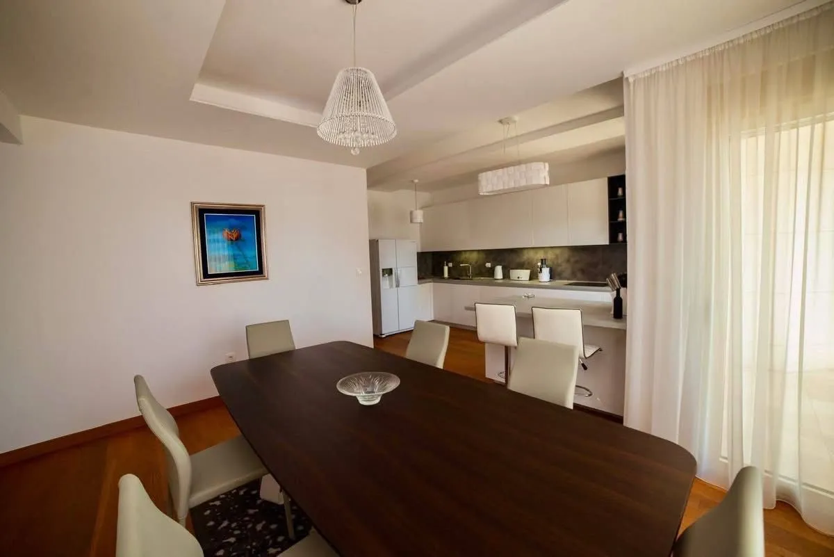 Rent, three bedroom apartment, 152m², Centar, Budva
