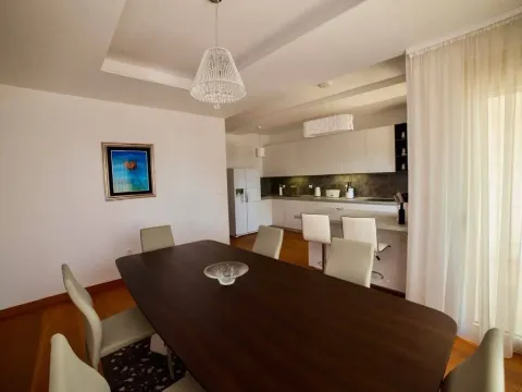 Rent, three bedroom apartment, 152m², Centar, Budva - image 9