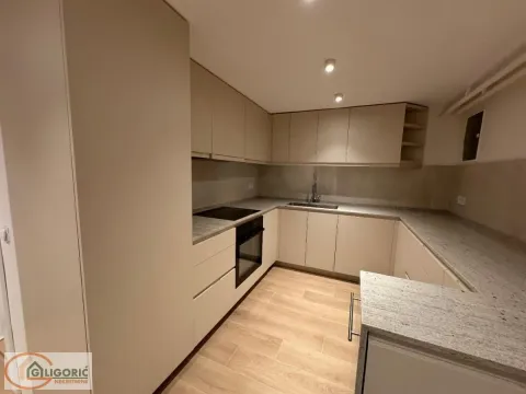 Prodaja, kuća, 360m², Kaludjerica, Grocka - image 13