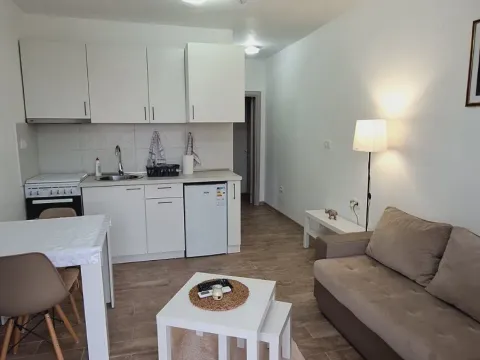 Rent, one bedroom apartment, 30m², Donja Lastva, Tivat - image 3