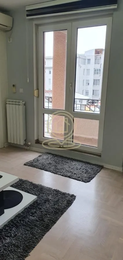 Rent, two bedroom apartment, 43m², Crveni Krst, Beograd