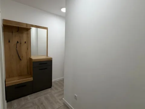 Izdavanje, jednosoban stan, 45m², Šušanj, Bar - image 7