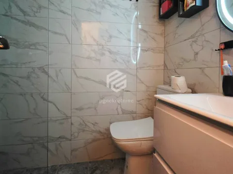 Sale, one bedroom apartment, 35m², Tološi, Podgorica - image 8