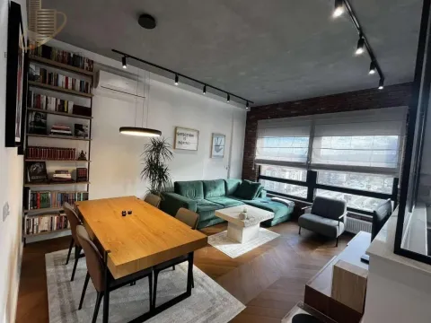 Prodaja, trosoban stan, 63m², Adamovićevo Naselje, Novi Sad Sve Podlokacije - image 1