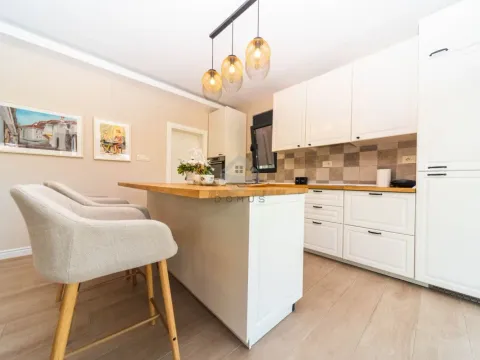 Prodaja, kuća, 130m², Tološi, Podgorica - image 37