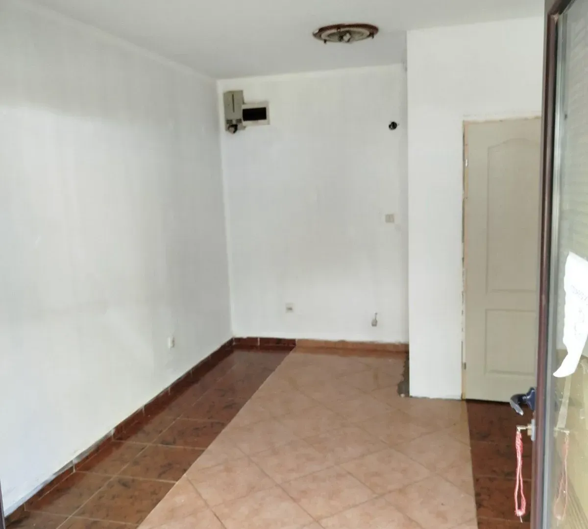 Izdavanje, poslovni prostor, 14m², Gintaš, Podgorica