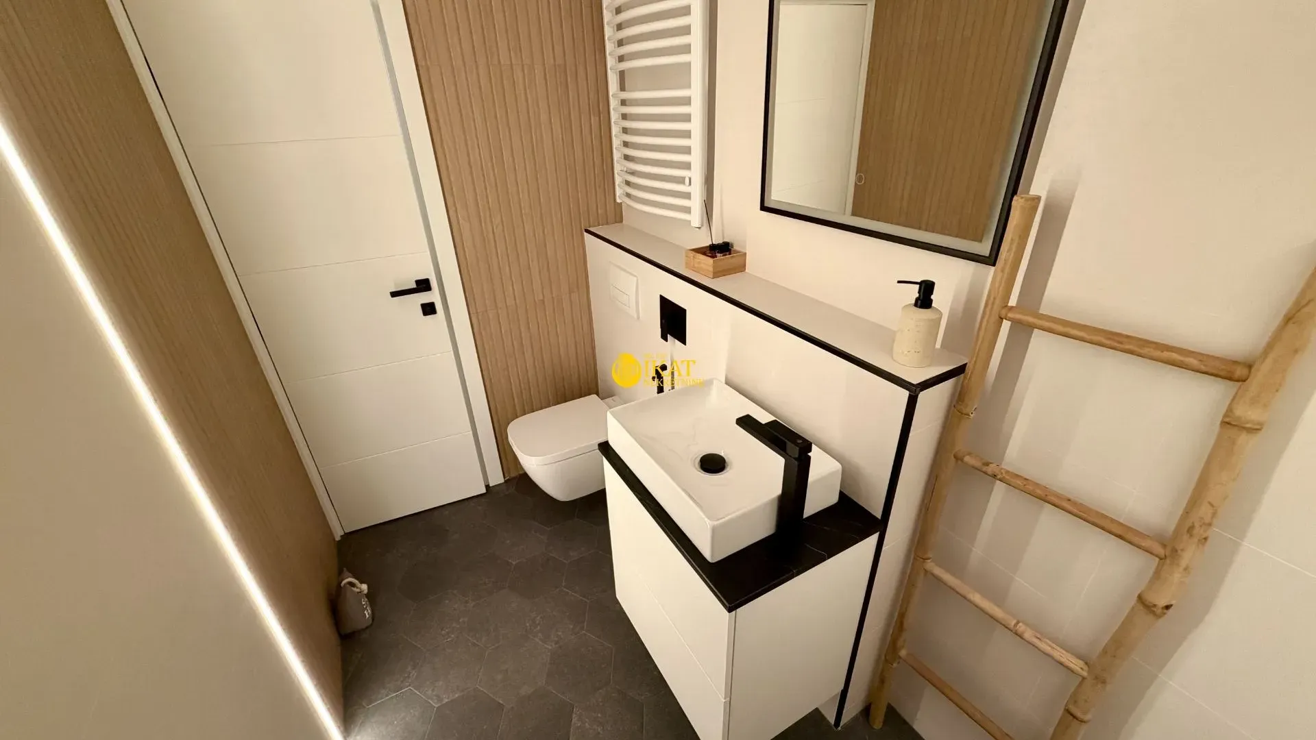 Prodaja, trosoban stan, 85m², Višnjička Banja, Palilula Sve Podlokacije