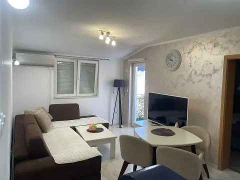 Izdavanje, stan, 50m², Kotor, Crna Gora - image 3