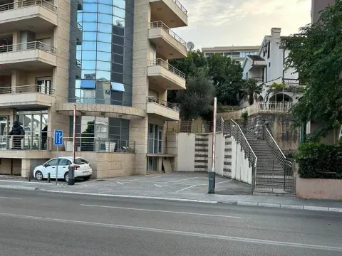 Prodaja, dvosoban stan, 84m², Bečići, Budva - image 8