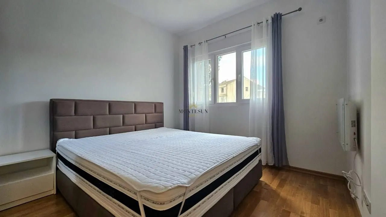 Rent, two bedroom apartment, 78m², Centar, Budva