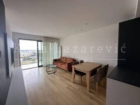 Izdavanje, trosoban stan, 92m², Stari Grad, Beograd - image 2
