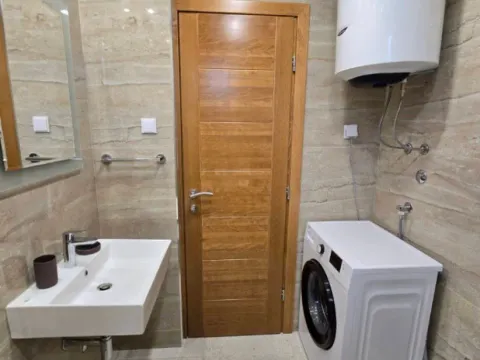 Izdavanje, garsonjera, 25m², Momišići, Podgorica - image 5