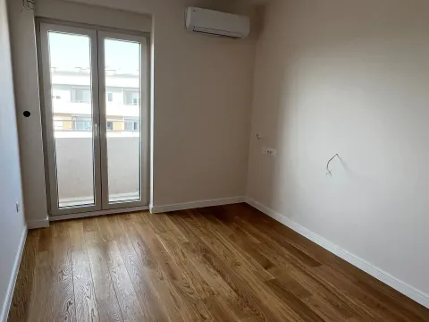 Prodaja, dvosoban stan, 71m², Central Point, Podgorica - image 2