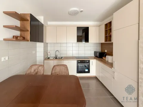 Izdavanje, dvosoban stan, 75m², City Kvart, Podgorica - image 4