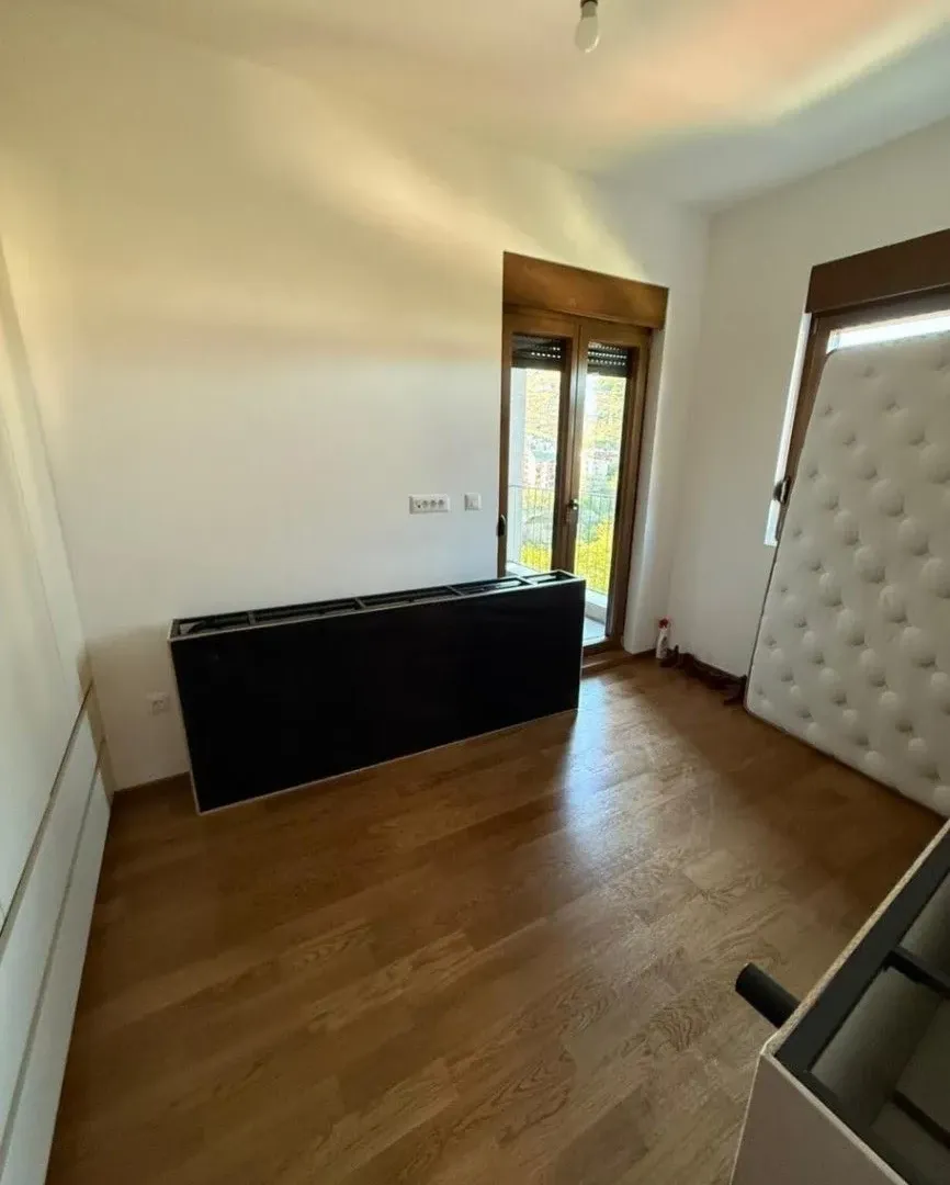 Izdavanje, jednosoban stan, 47m², Zagorič, Podgorica