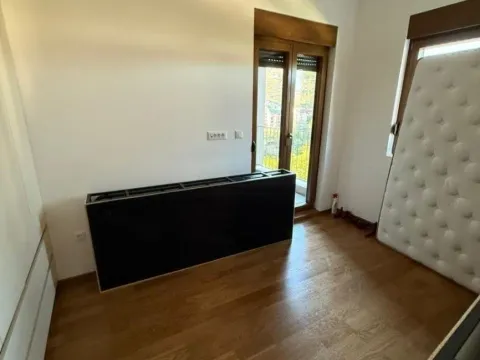 Izdavanje, jednosoban stan, 47m², Zagorič, Podgorica - image 3