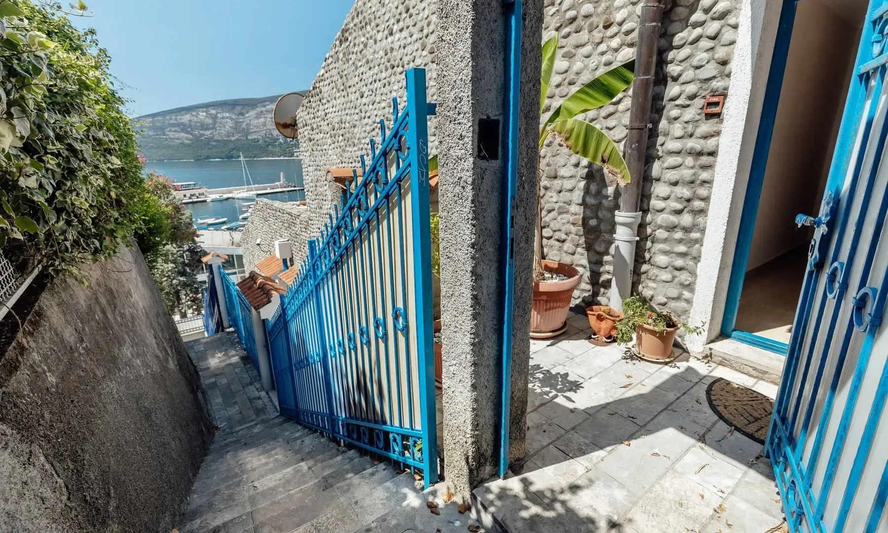 Prodaja, trosoban stan, 244m², Herceg Novi, Crna Gora