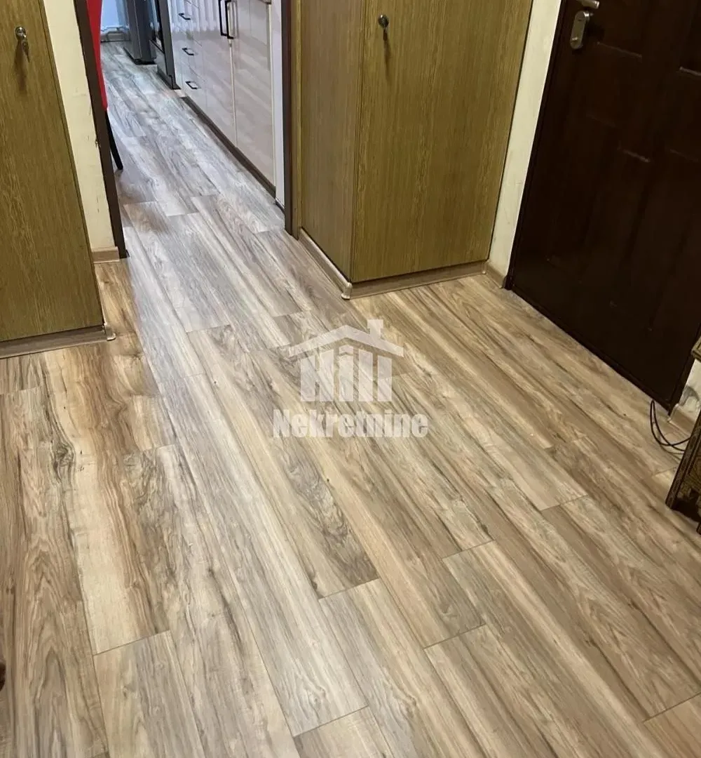 Prodaja, trosoban stan, 77m², Zemun Sve Podlokacije, Beograd