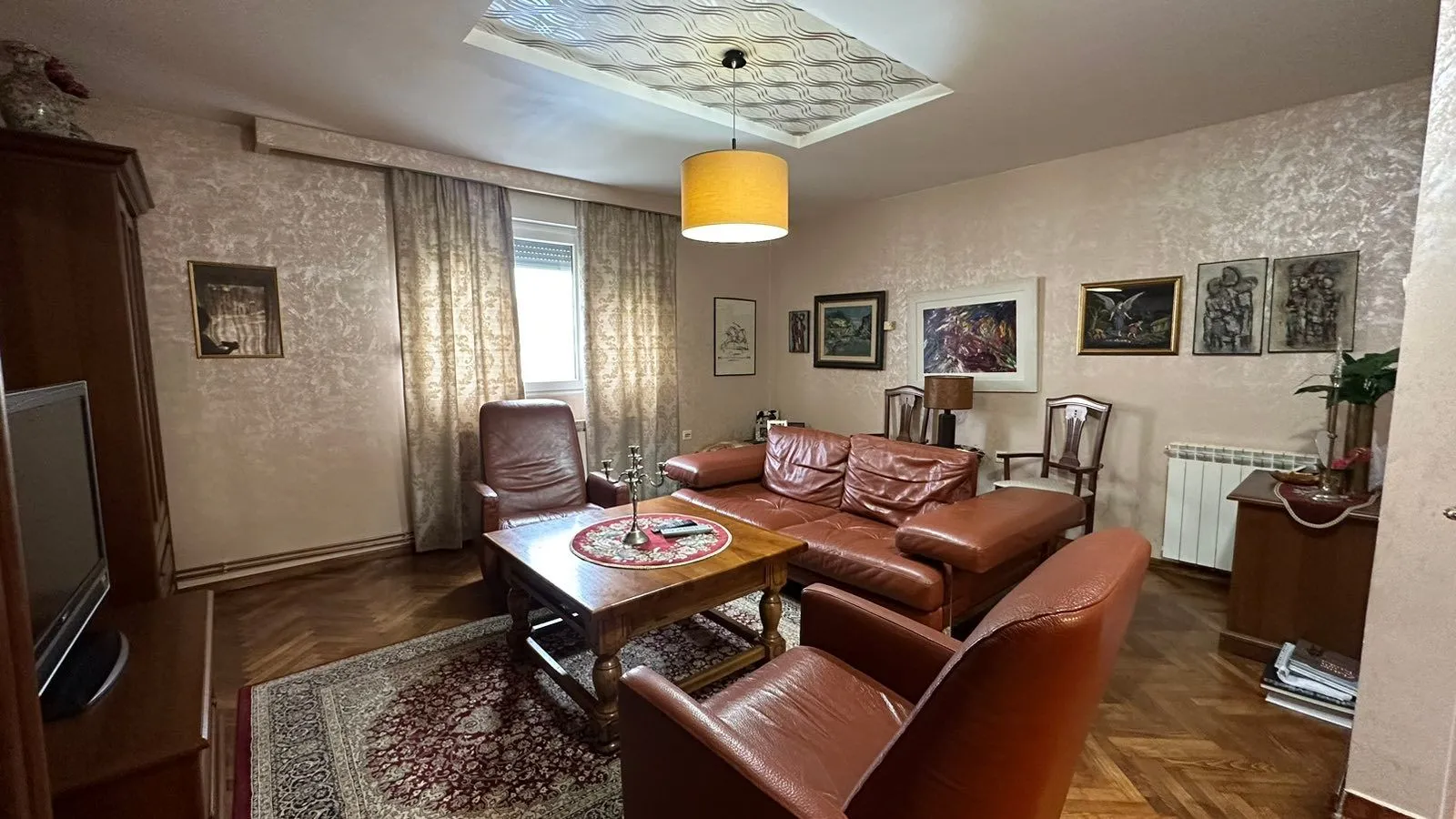 Izdavanje, kuća, 340m², Gorica C, Podgorica