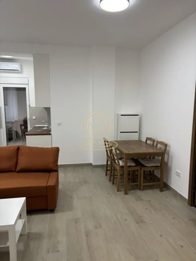 Izdavanje, jednosoban stan, 40m², Crveni Krst, Beograd