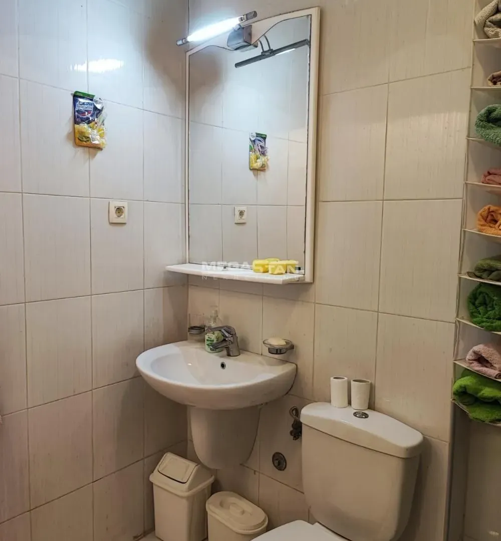 Izdavanje, dvosoban stan, 50m², Zvezdara Sve Podlokacije, Beograd