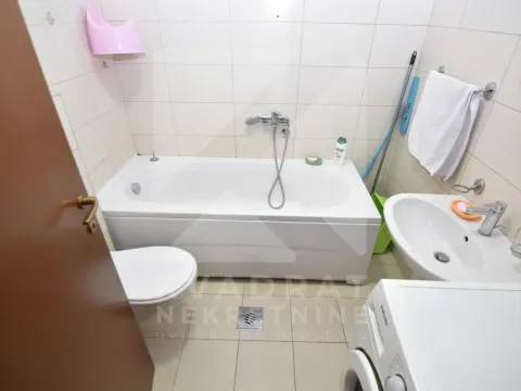 Izdavanje, jednosoban stan, 50m², City Kvart, Podgorica - image 8