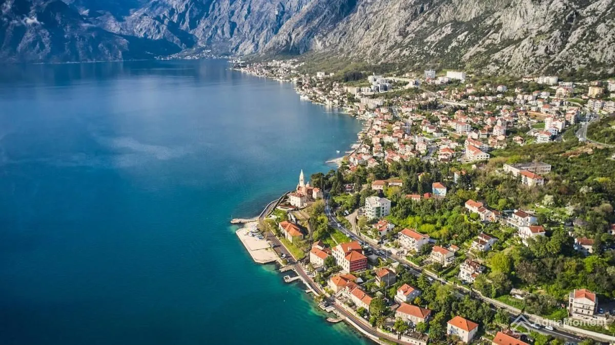 Prodaja, dvosoban stan, 129m², Dobrota, Kotor
